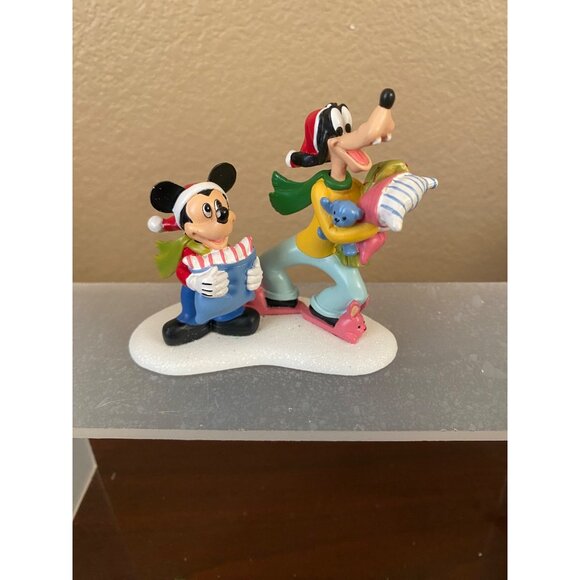 Disney Dept 56 “Stayover Goofy” Mickey & Goofy Christmas Accessory Figurine 2010 - Picture 8 of 11